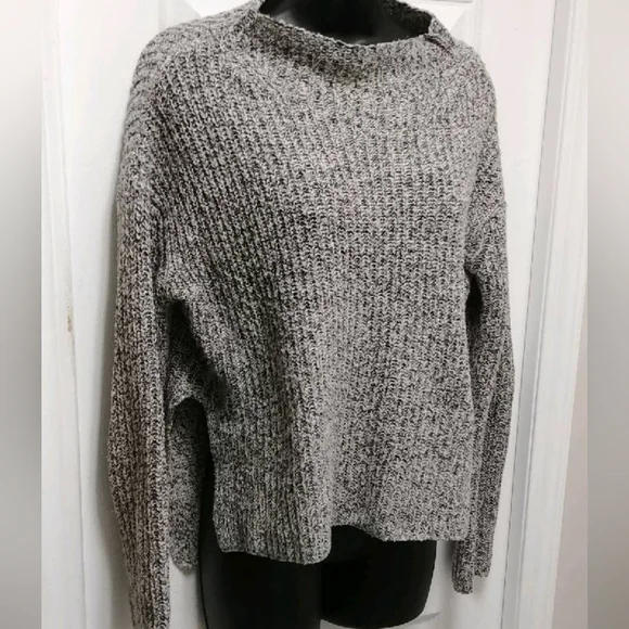 Cloth knit pullover sweater - Picture 2 of 6